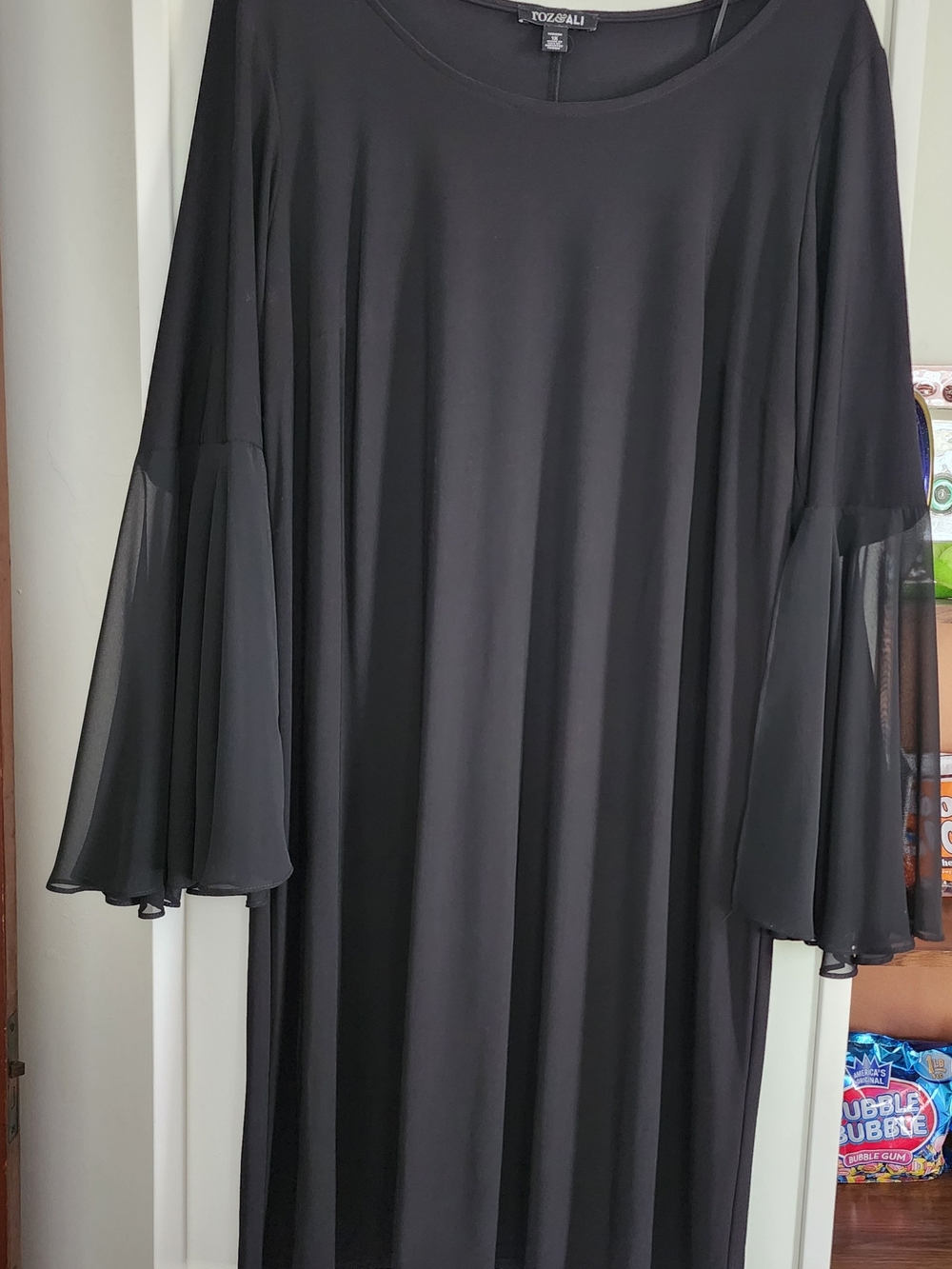 Roz & Ali Black Flutter Sleeve Dress